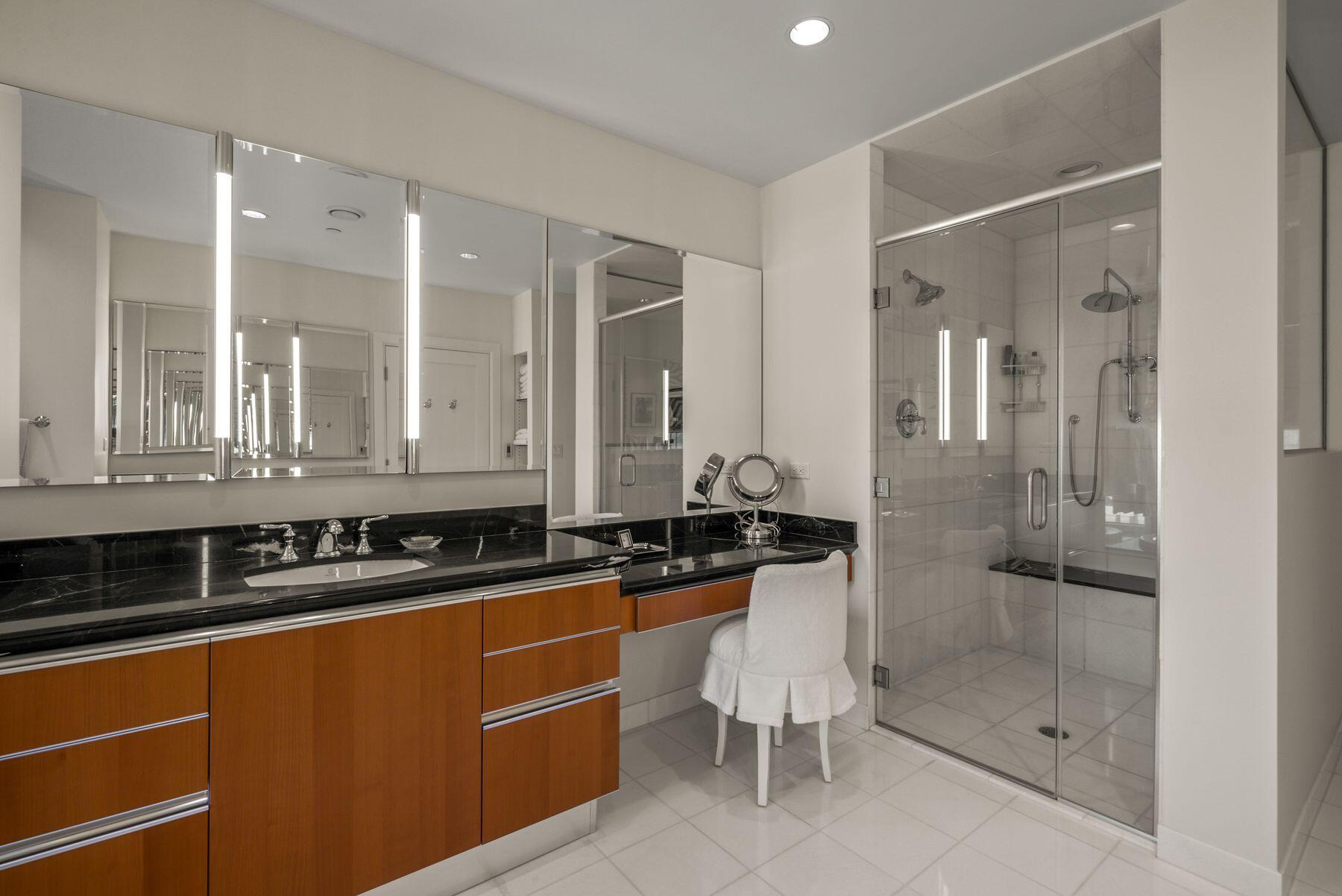 825 N Prospect Ave Unit: 702