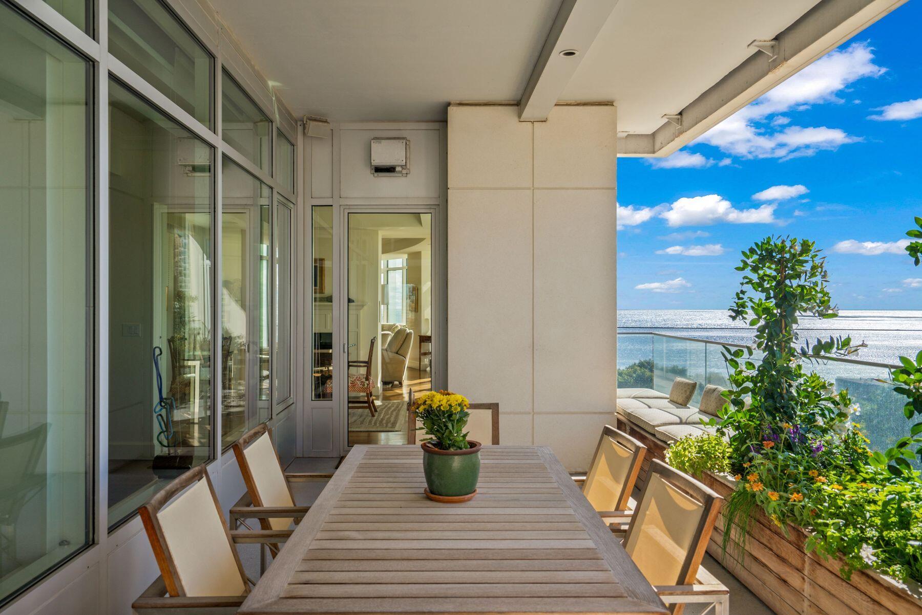 825 N Prospect Ave Unit: 702