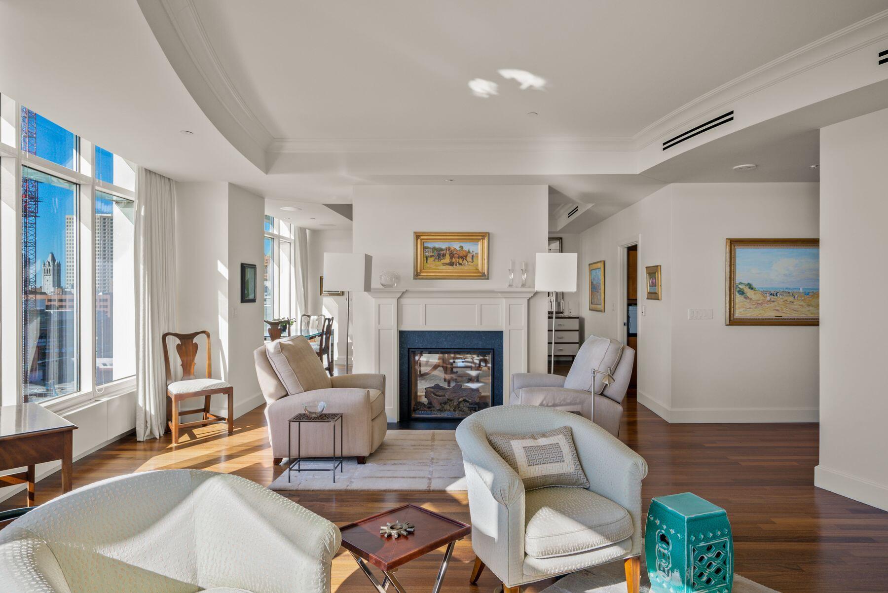 825 N Prospect Ave Unit: 702