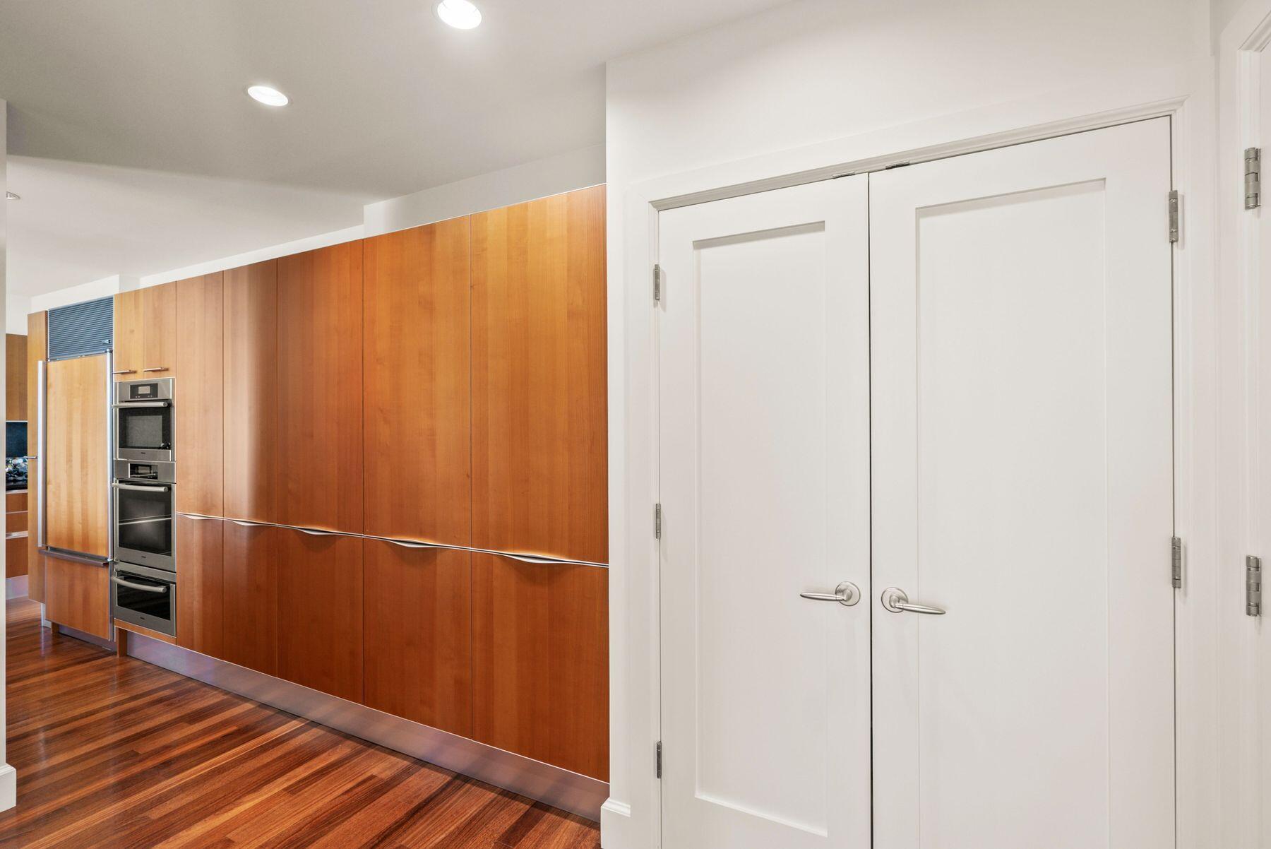 825 N Prospect Ave Unit: 702