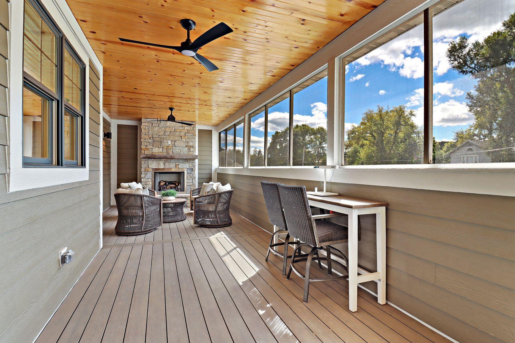 563 Mill St