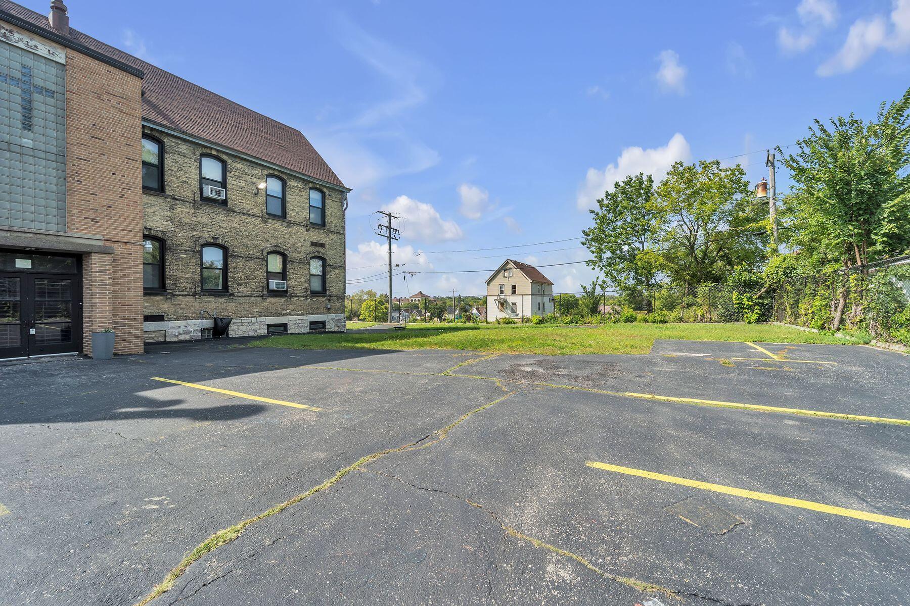 3311 N 6th St Unit: 3319