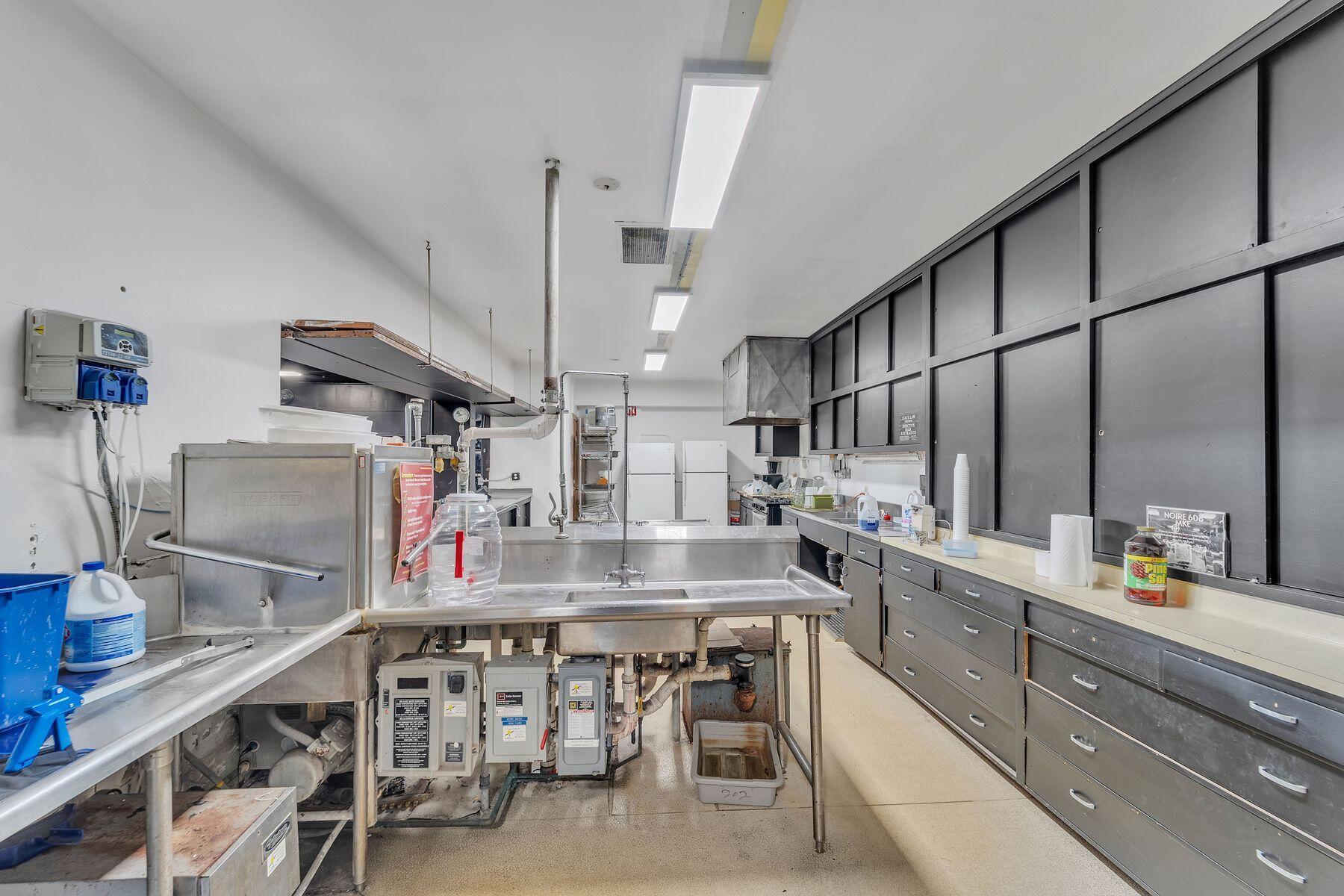 3311 N 6th St Unit: 3319