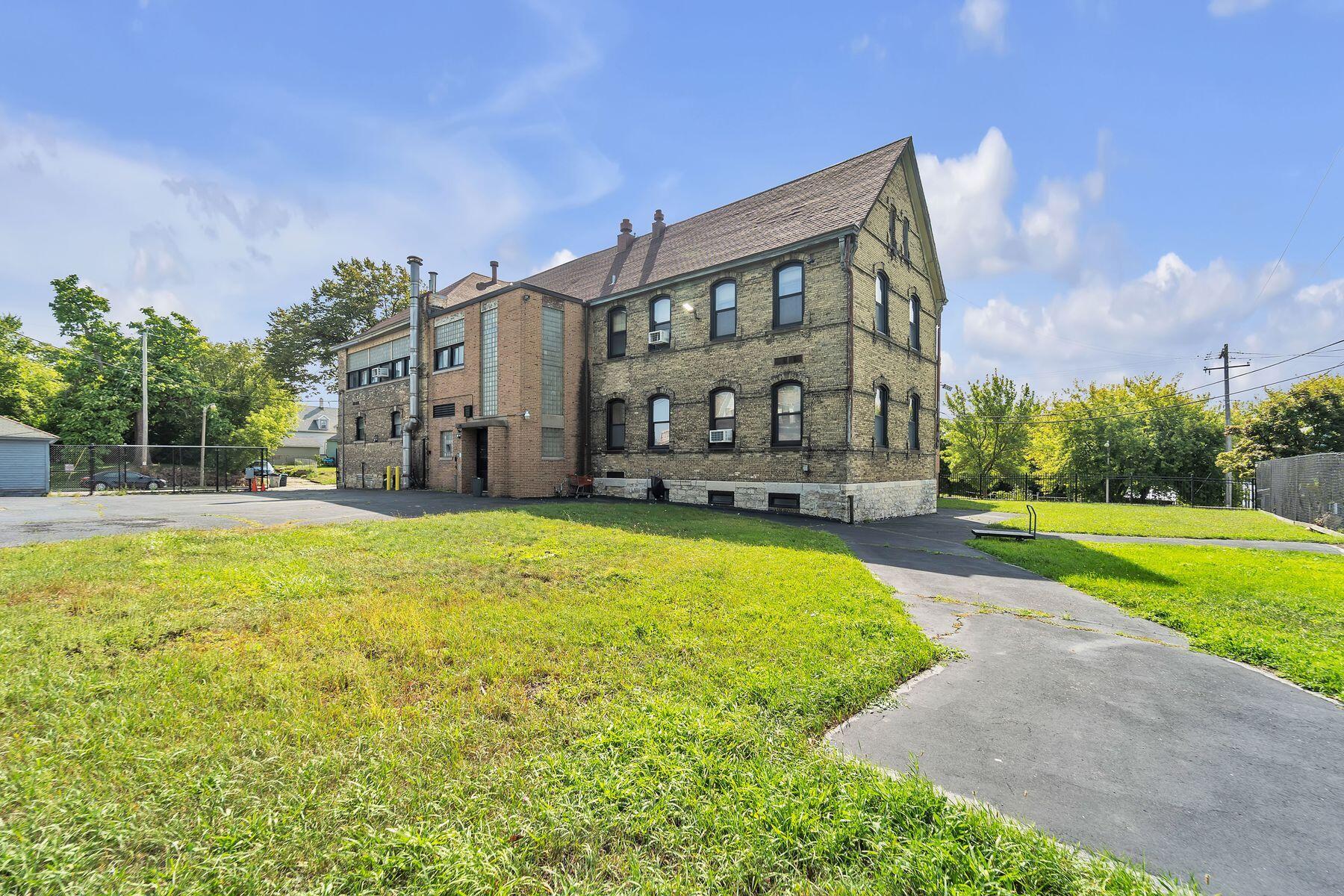 3311 N 6th St Unit: 3319