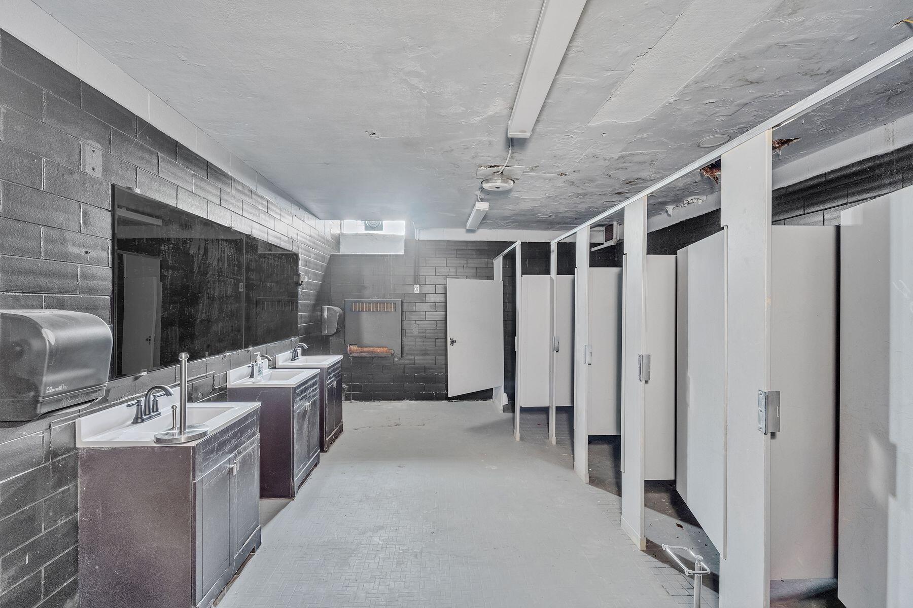 3311 N 6th St Unit: 3319