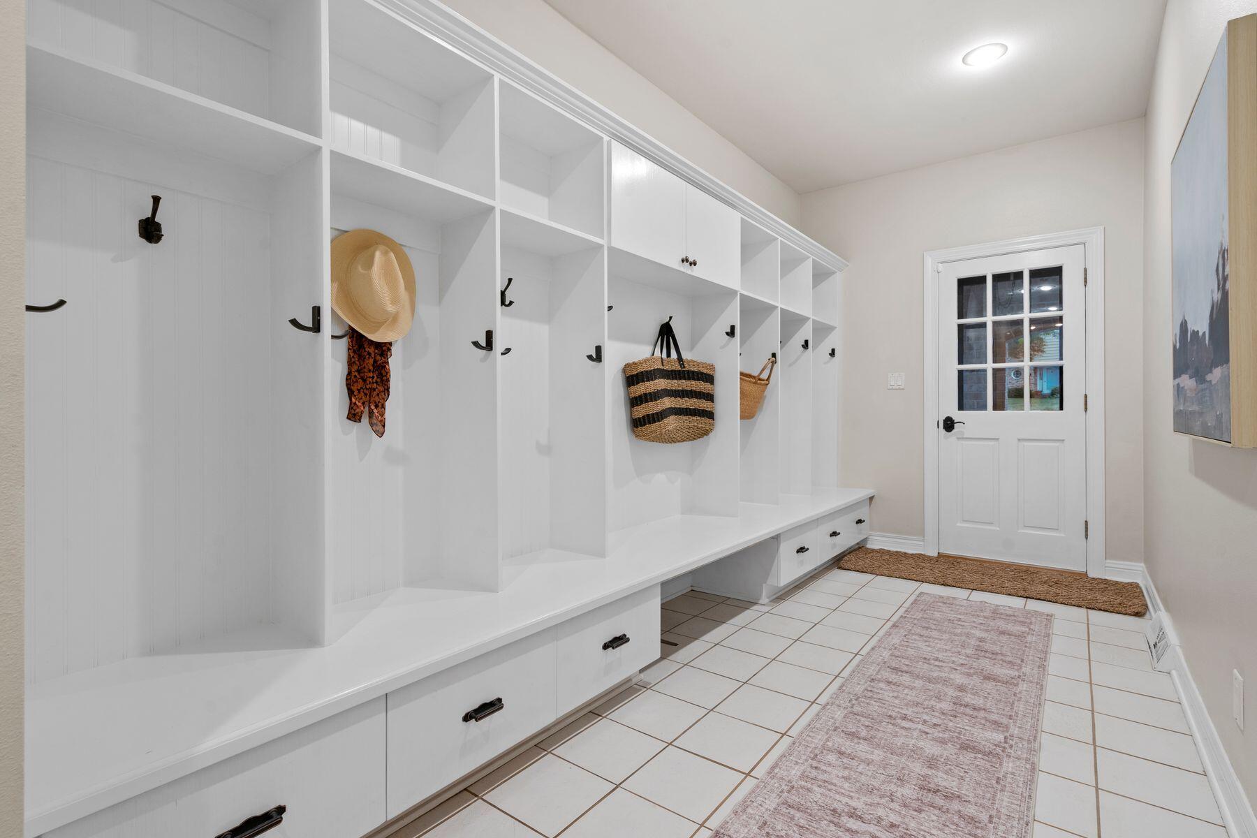 10435 N Riverlake Dr