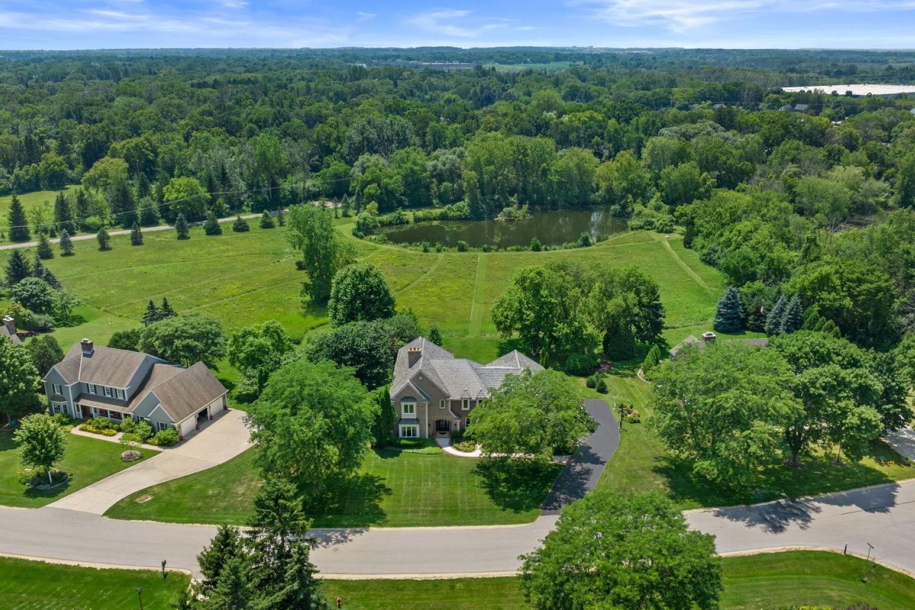 10435 N Riverlake Dr