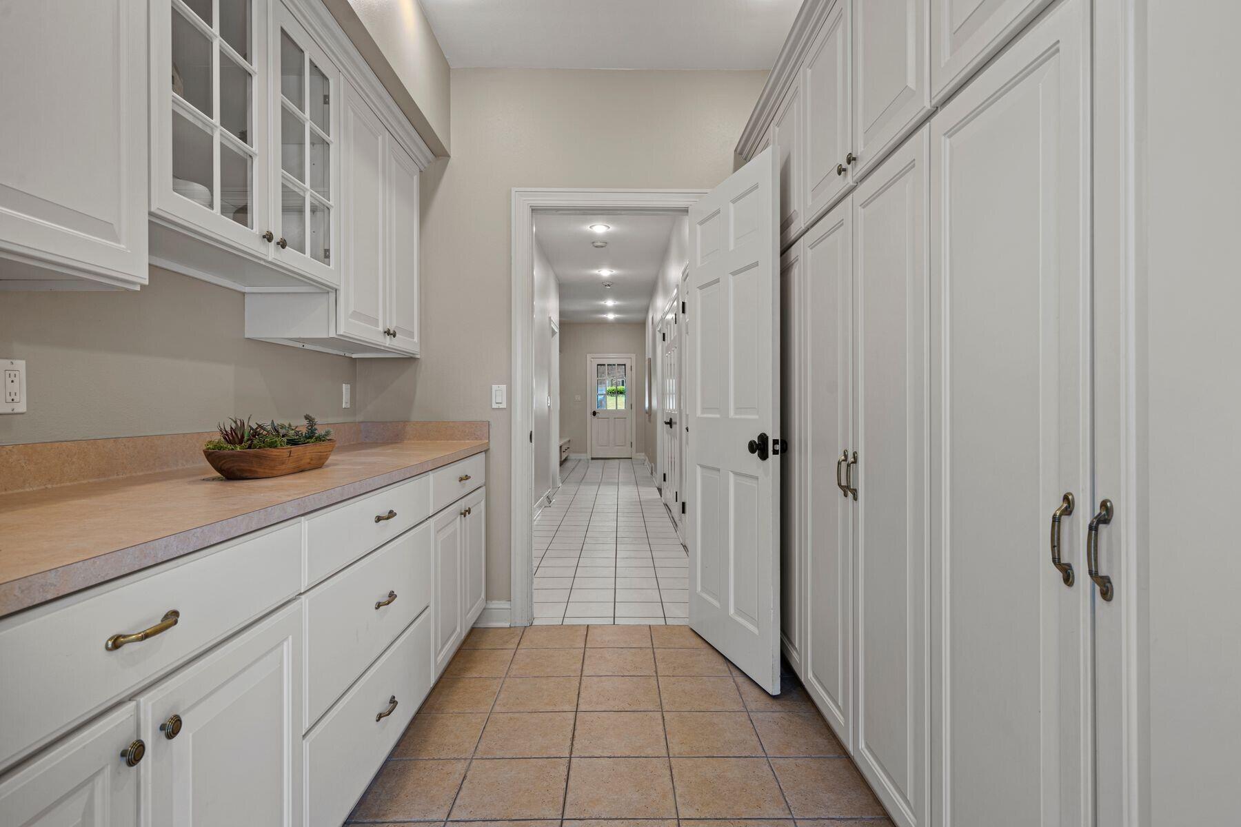 10435 N Riverlake Dr