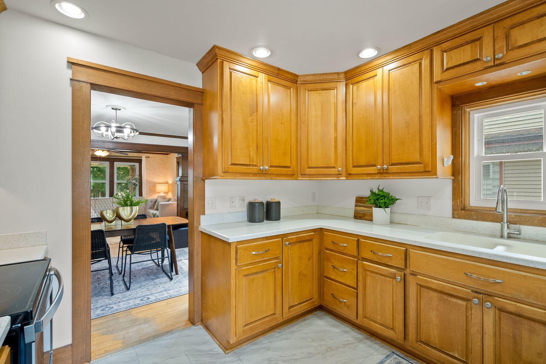 W61N413 Washington Ave