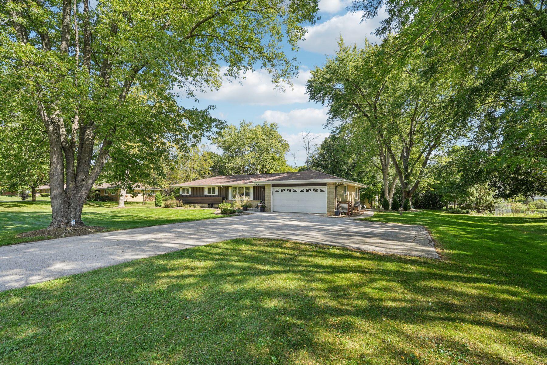3580 Hollywood Ln