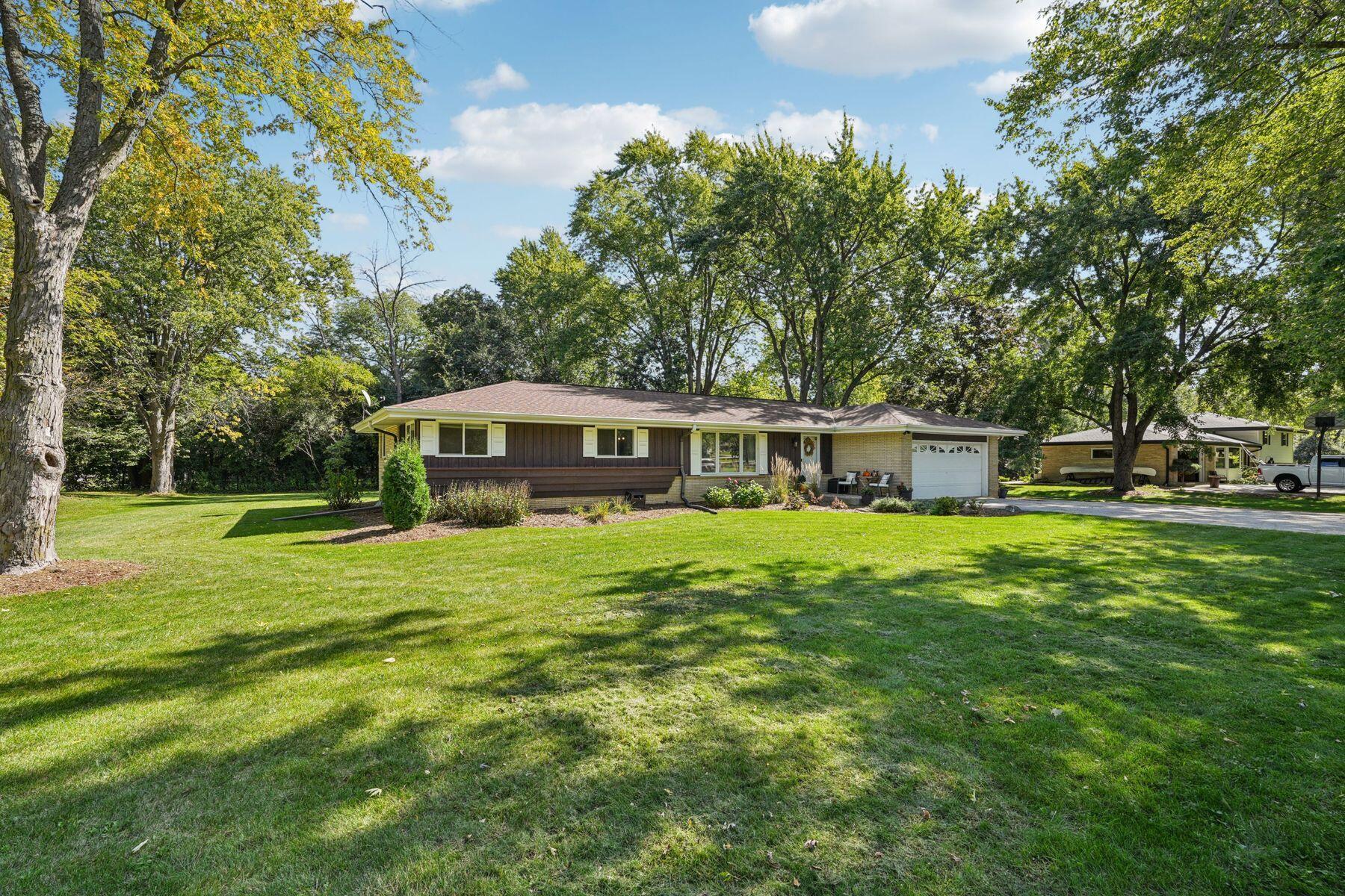 3580 Hollywood Ln