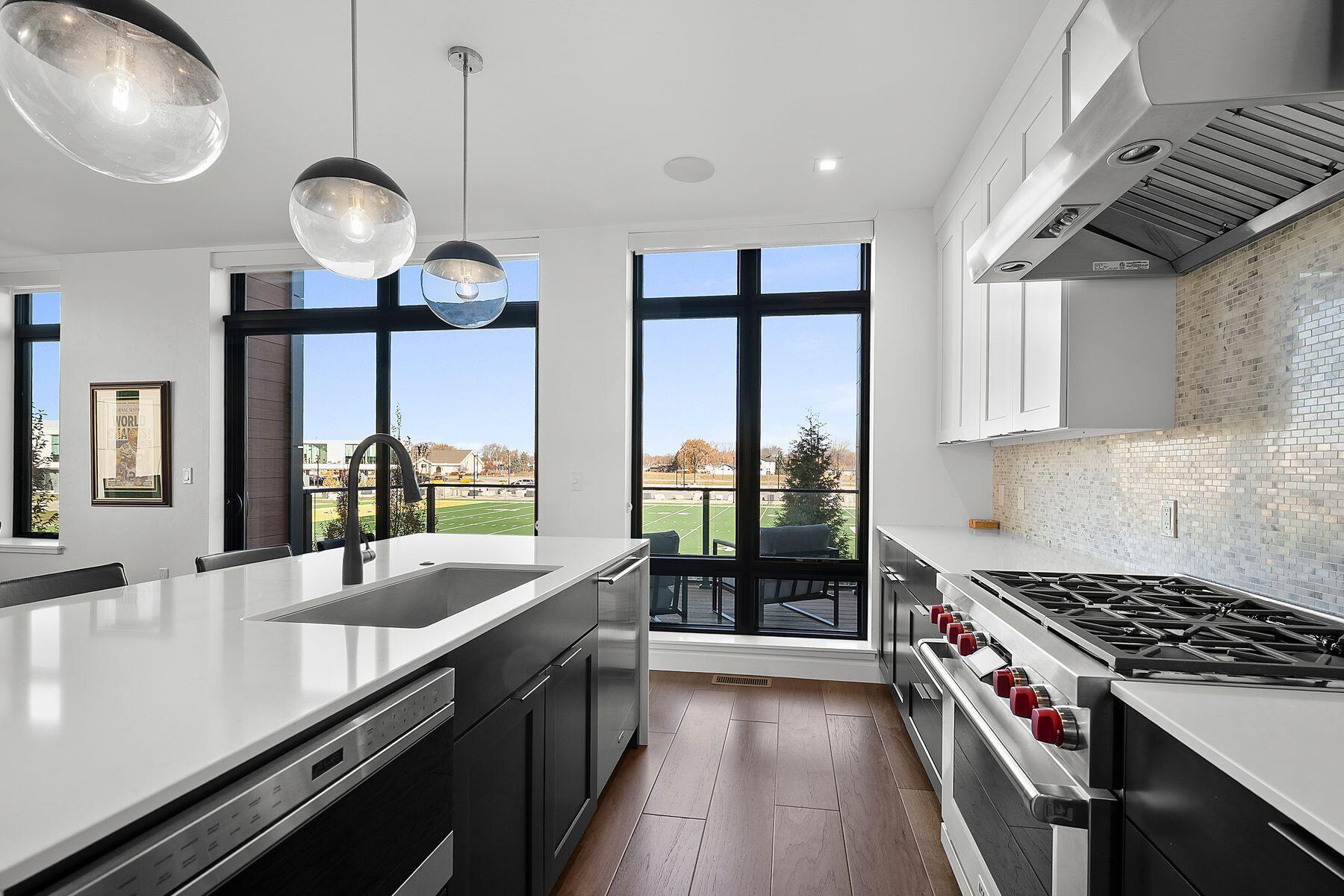 1110 Brookwood Dr