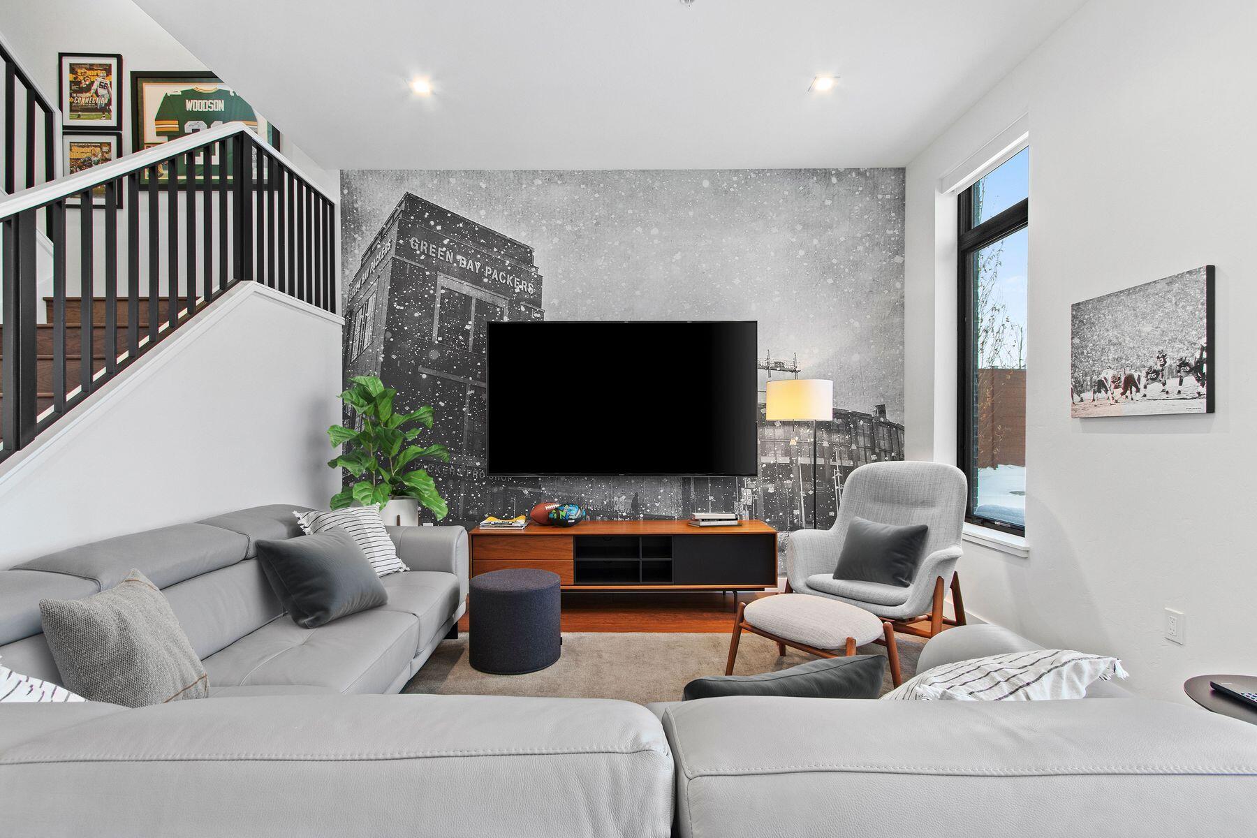 1110 Brookwood Dr