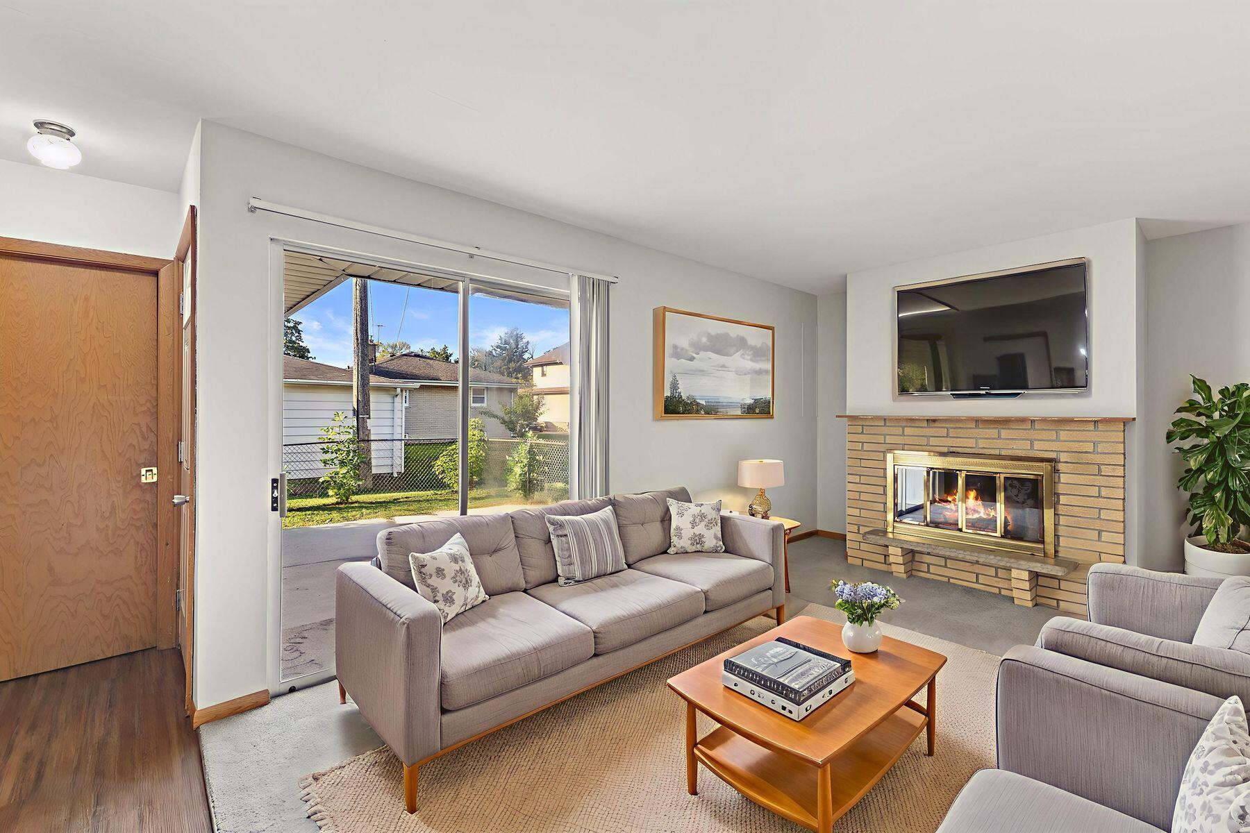 1101 Harmony Dr