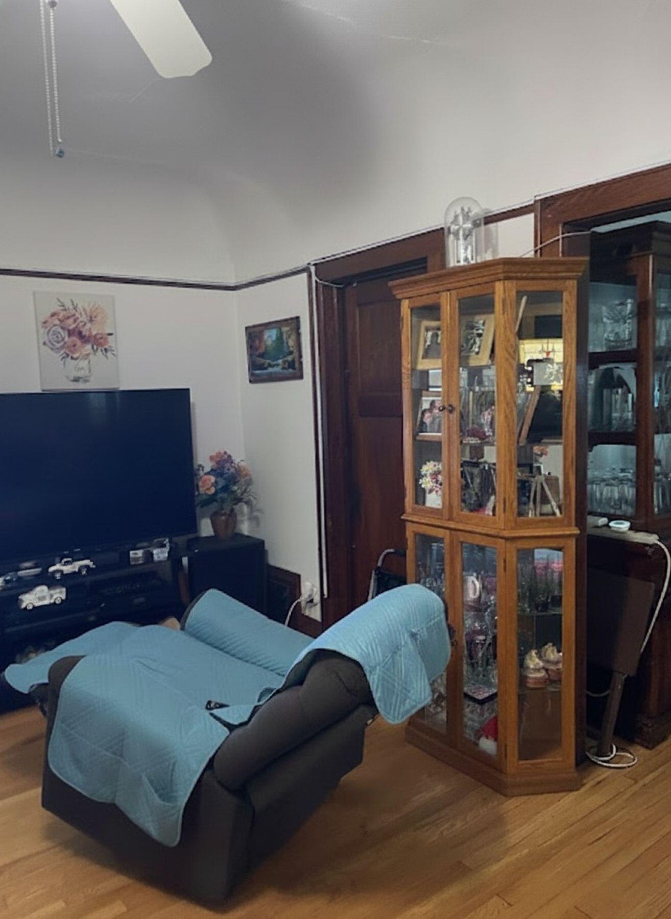 2642 N 51st St Unit: 2644