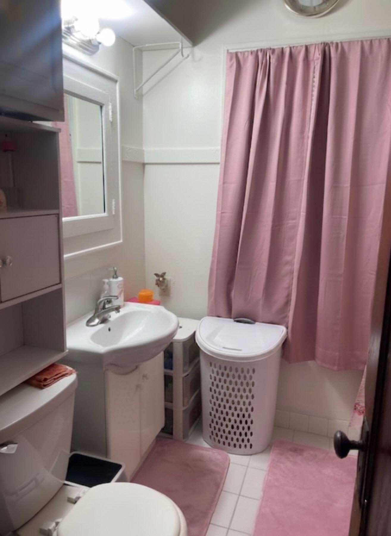 2642 N 51st St Unit: 2644