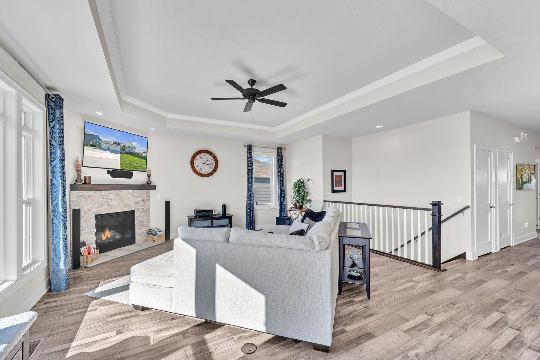 8156 Ridgeway Ct