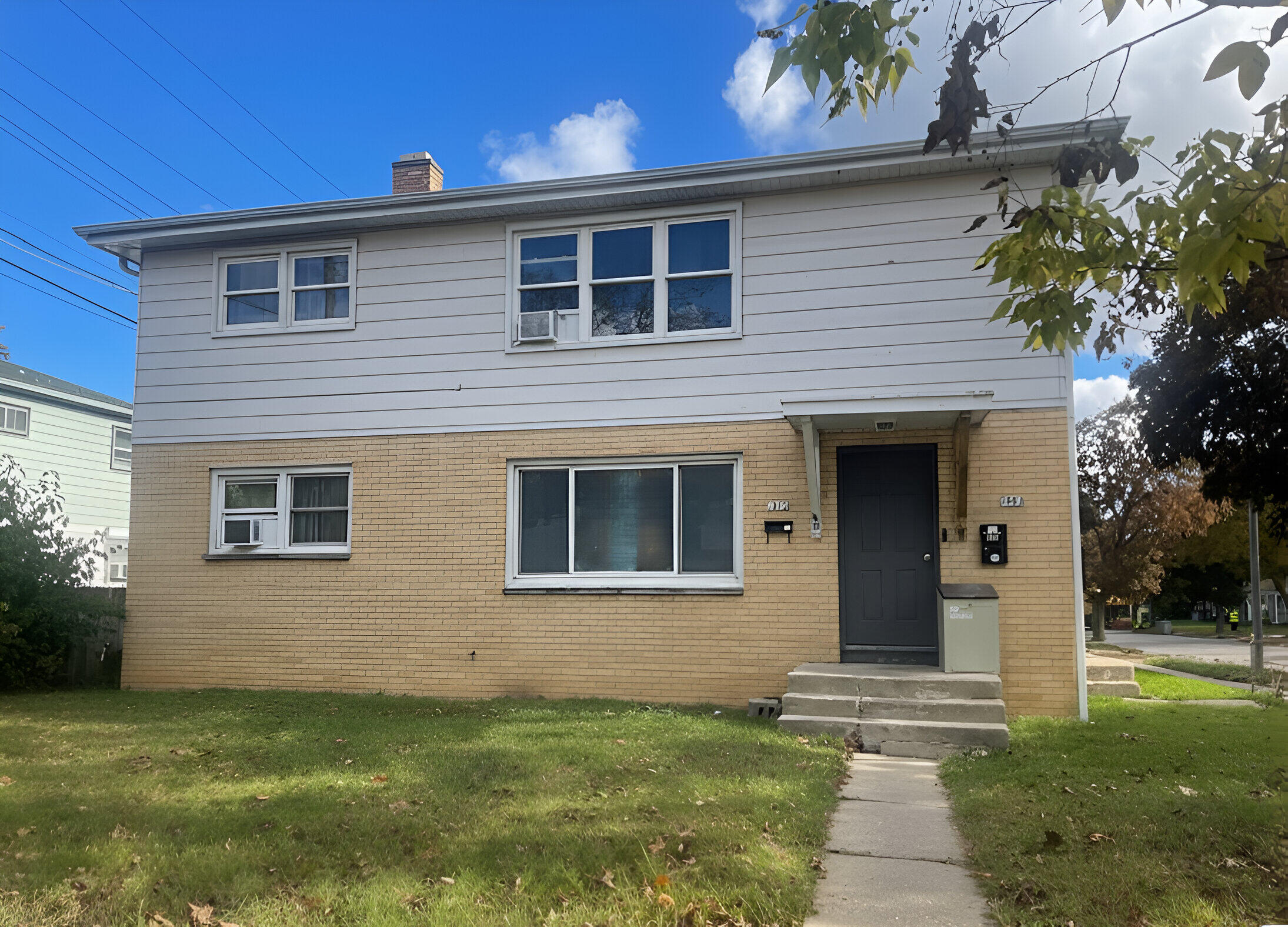 5800 N 83rd St Unit: 5802