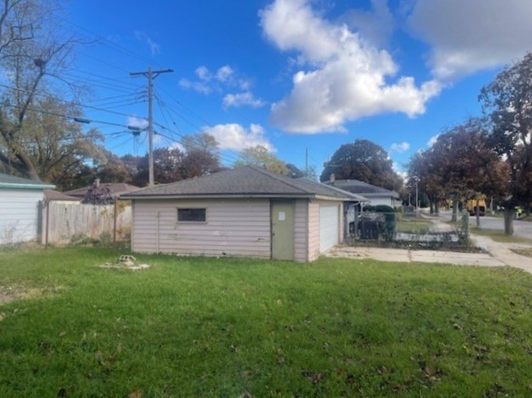 5800 N 83rd St Unit: 5802