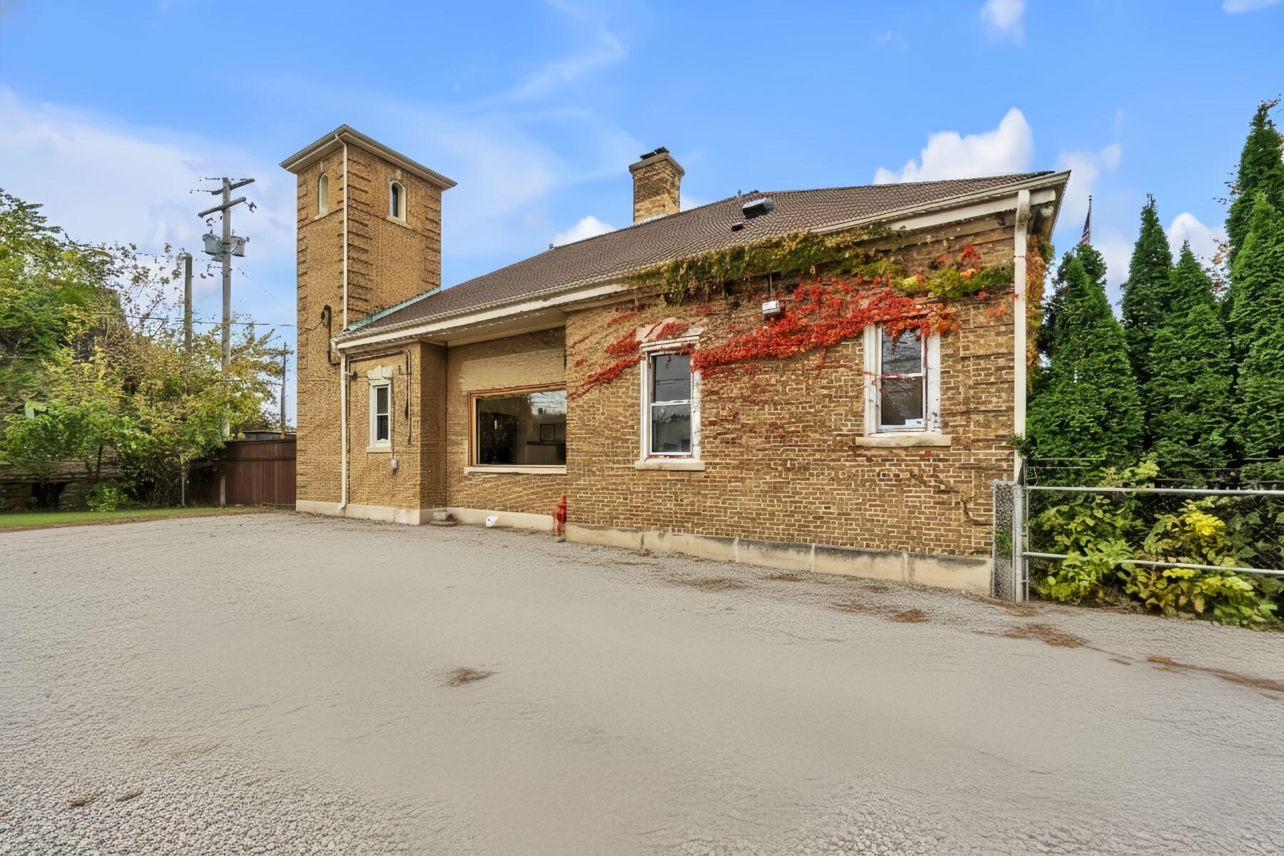 407 N Hawley Rd