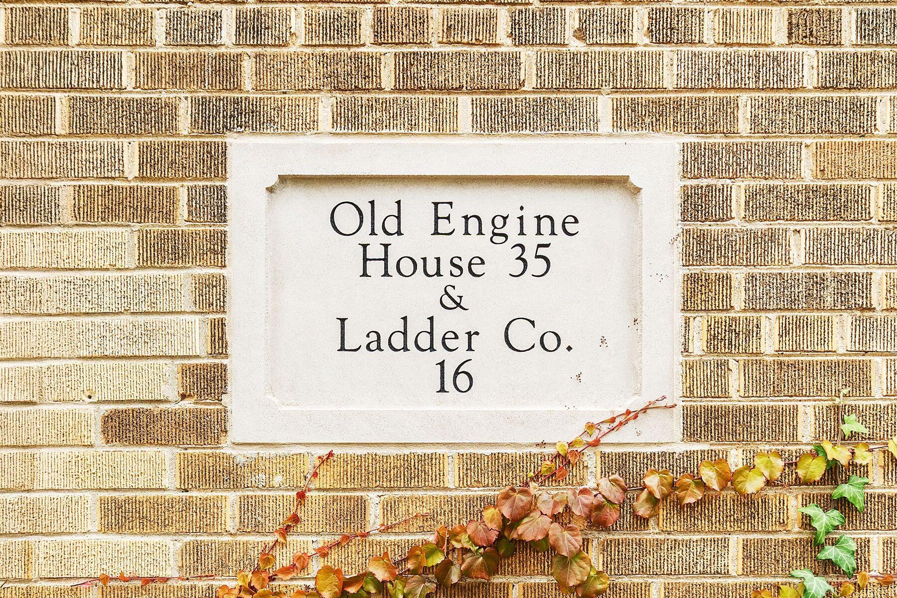 407 N Hawley Rd