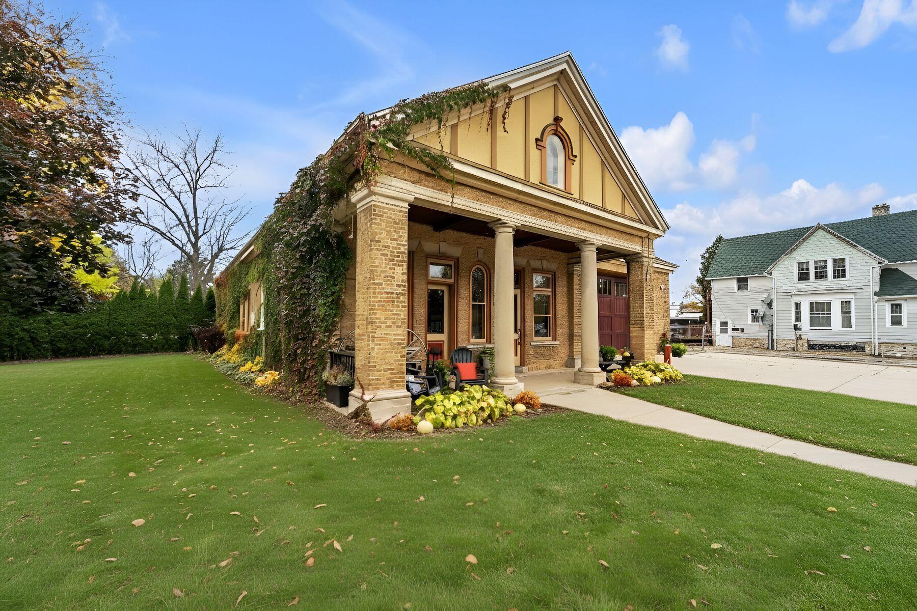 407 N Hawley Rd