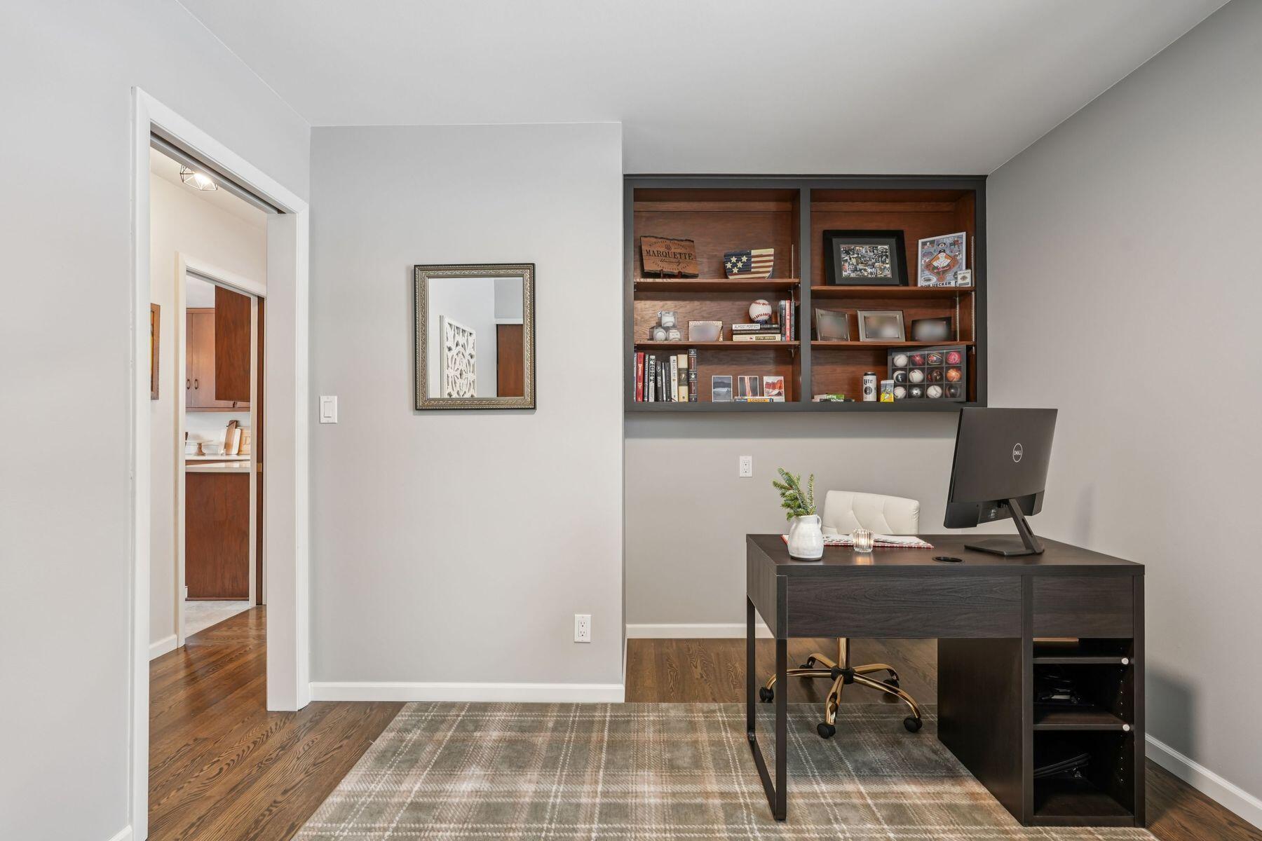 1213 W Glen River Rd