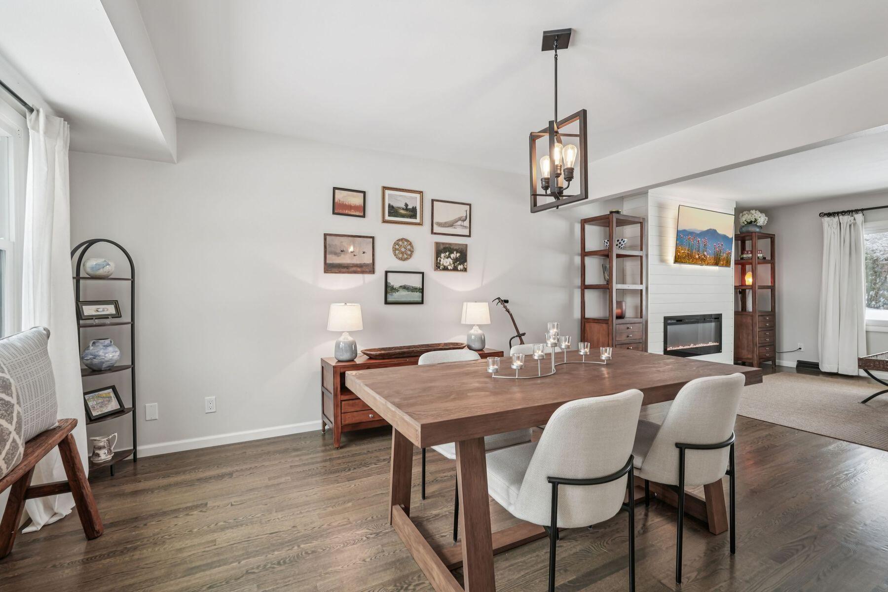 1213 W Glen River Rd