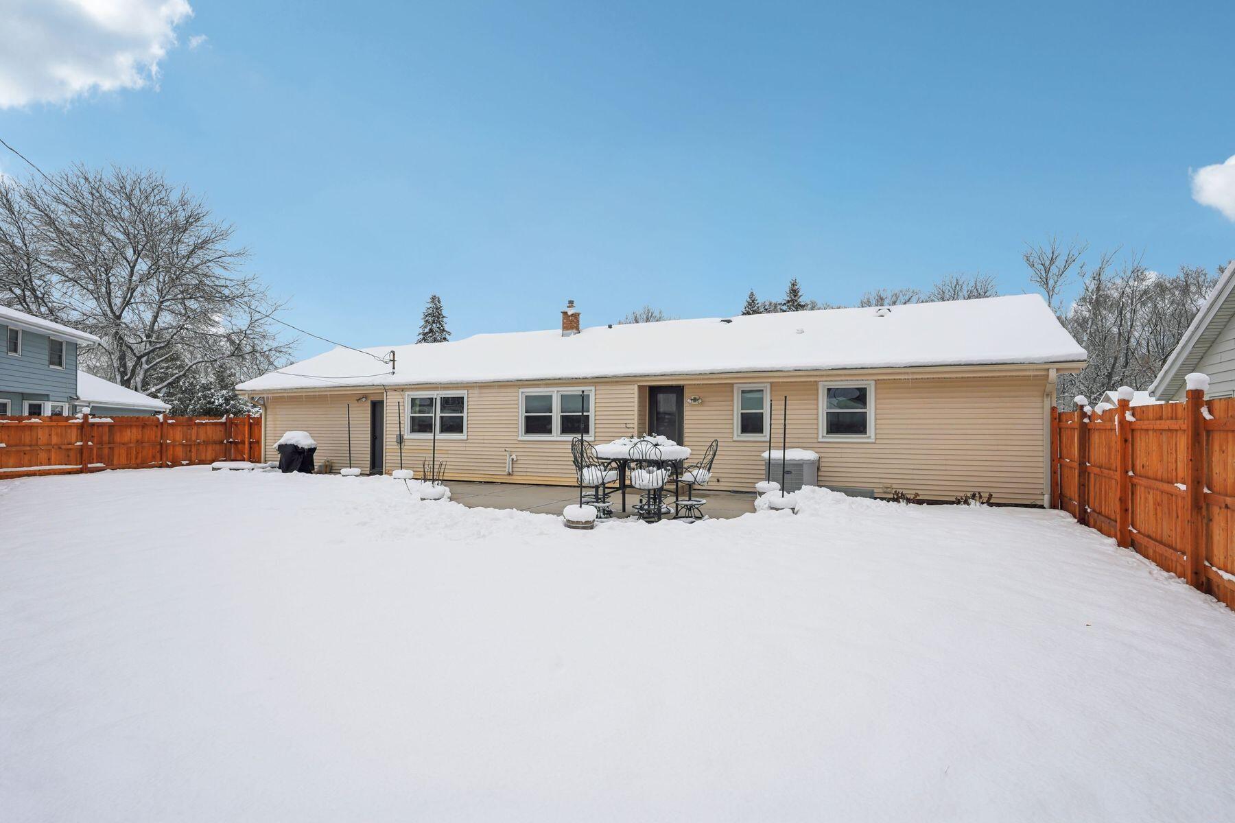 1213 W Glen River Rd