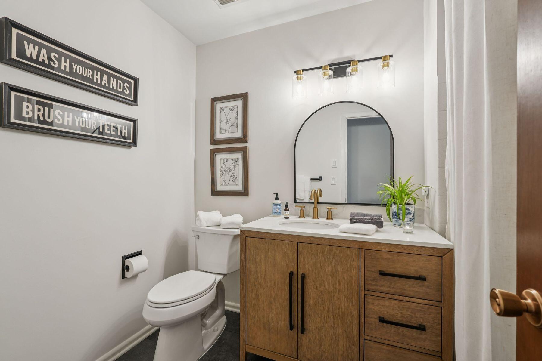 1213 W Glen River Rd