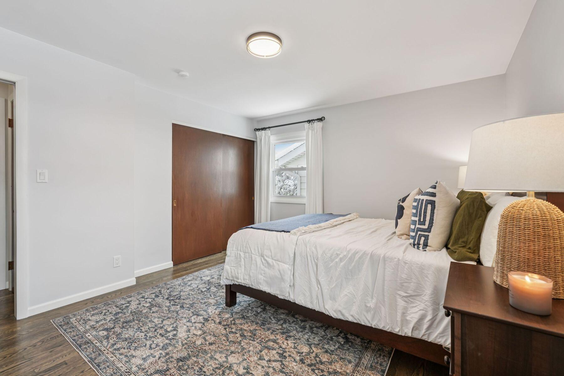 1213 W Glen River Rd