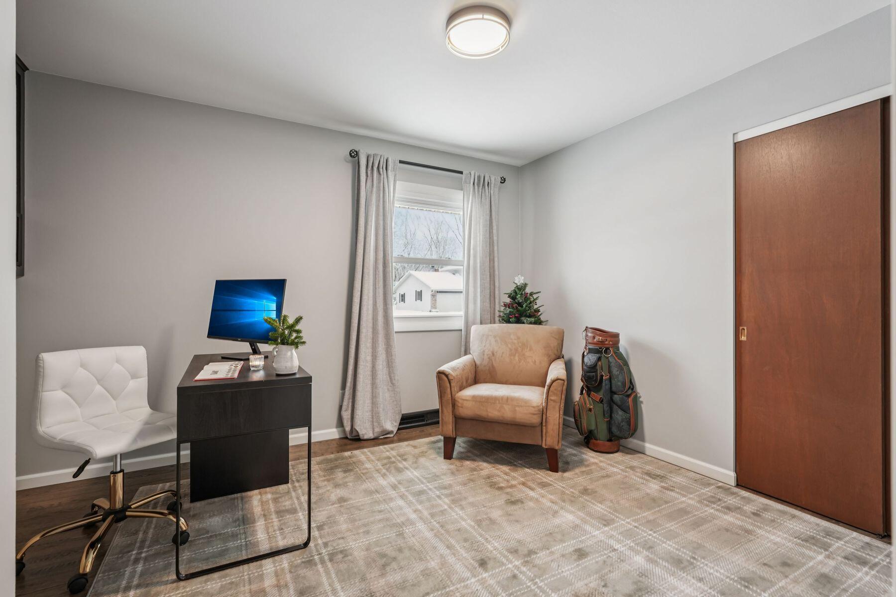 1213 W Glen River Rd