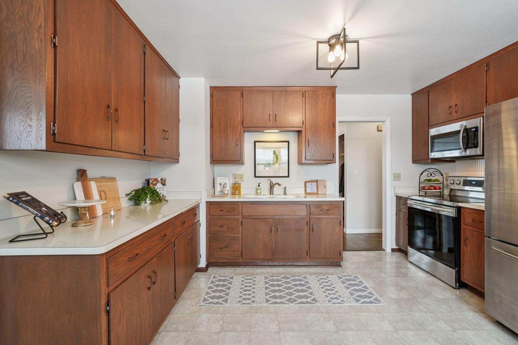 1213 W Glen River Rd