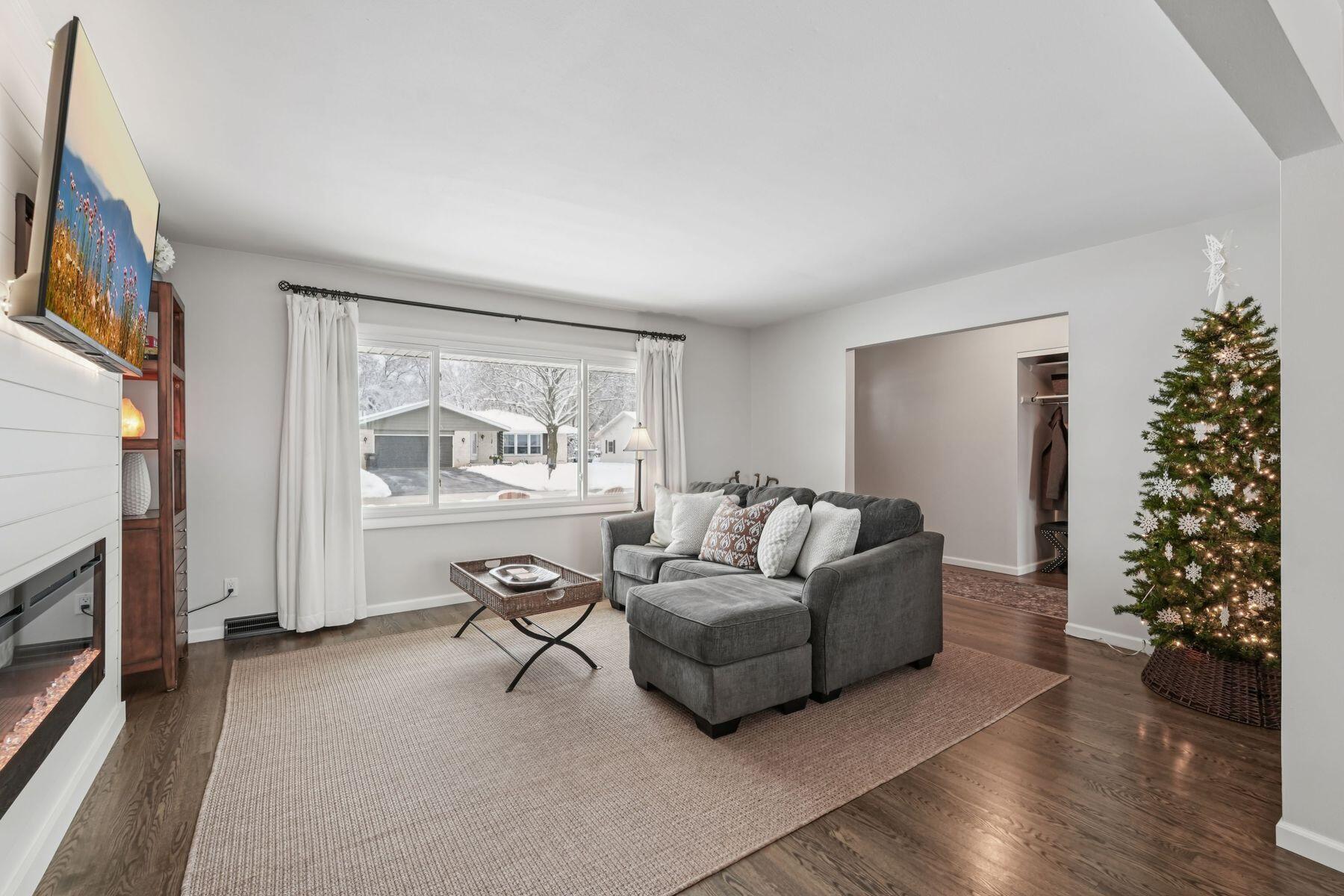 1213 W Glen River Rd