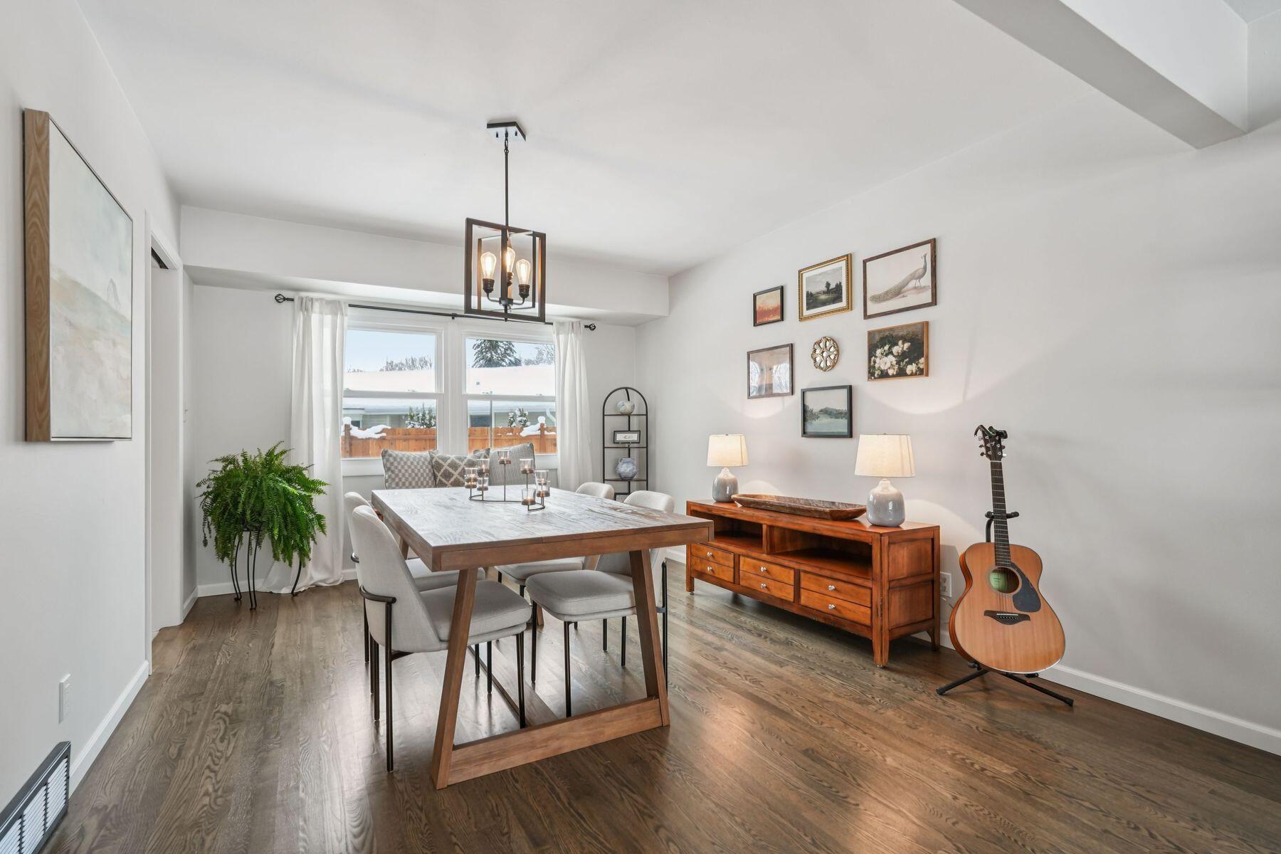 1213 W Glen River Rd