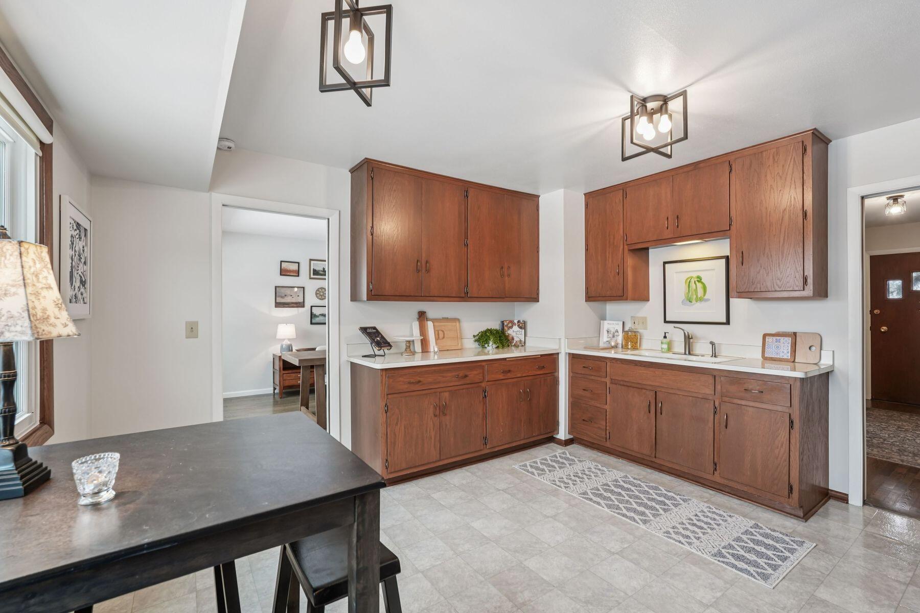 1213 W Glen River Rd