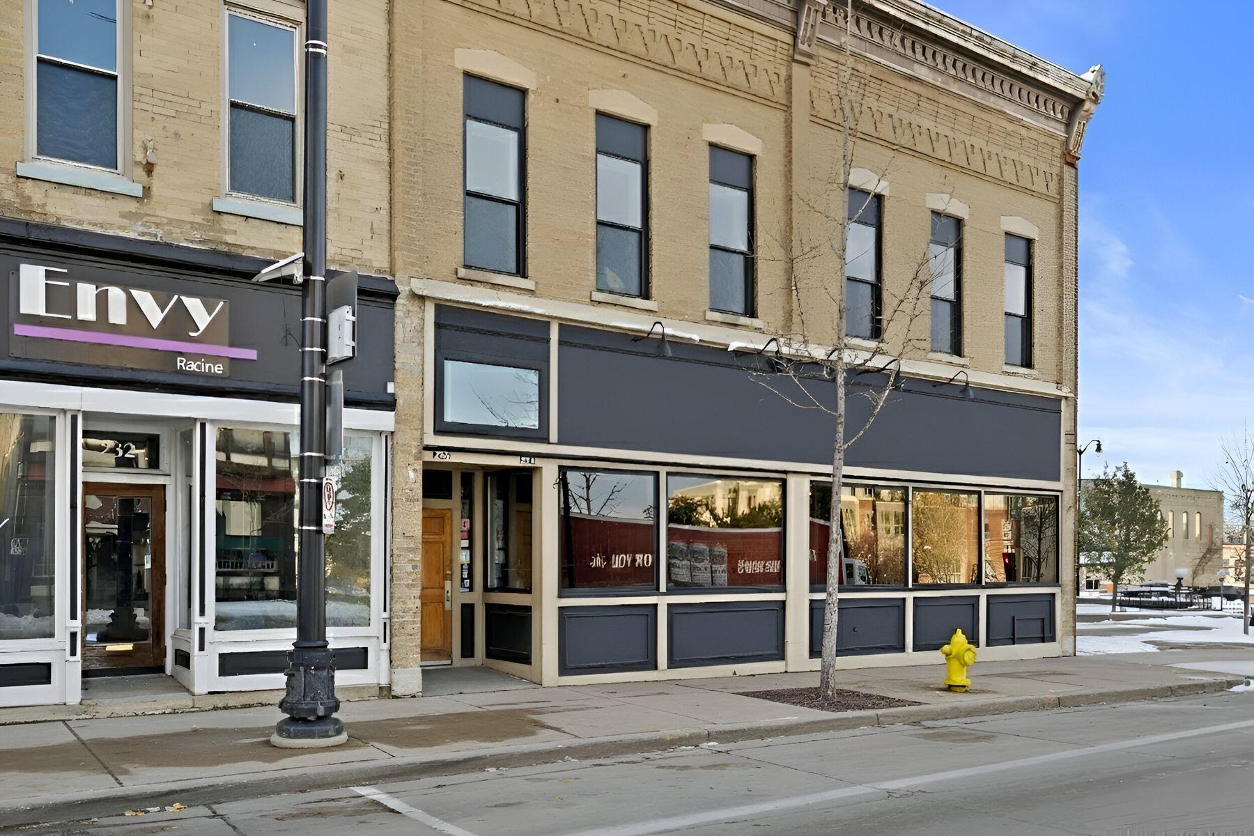 228 Main St