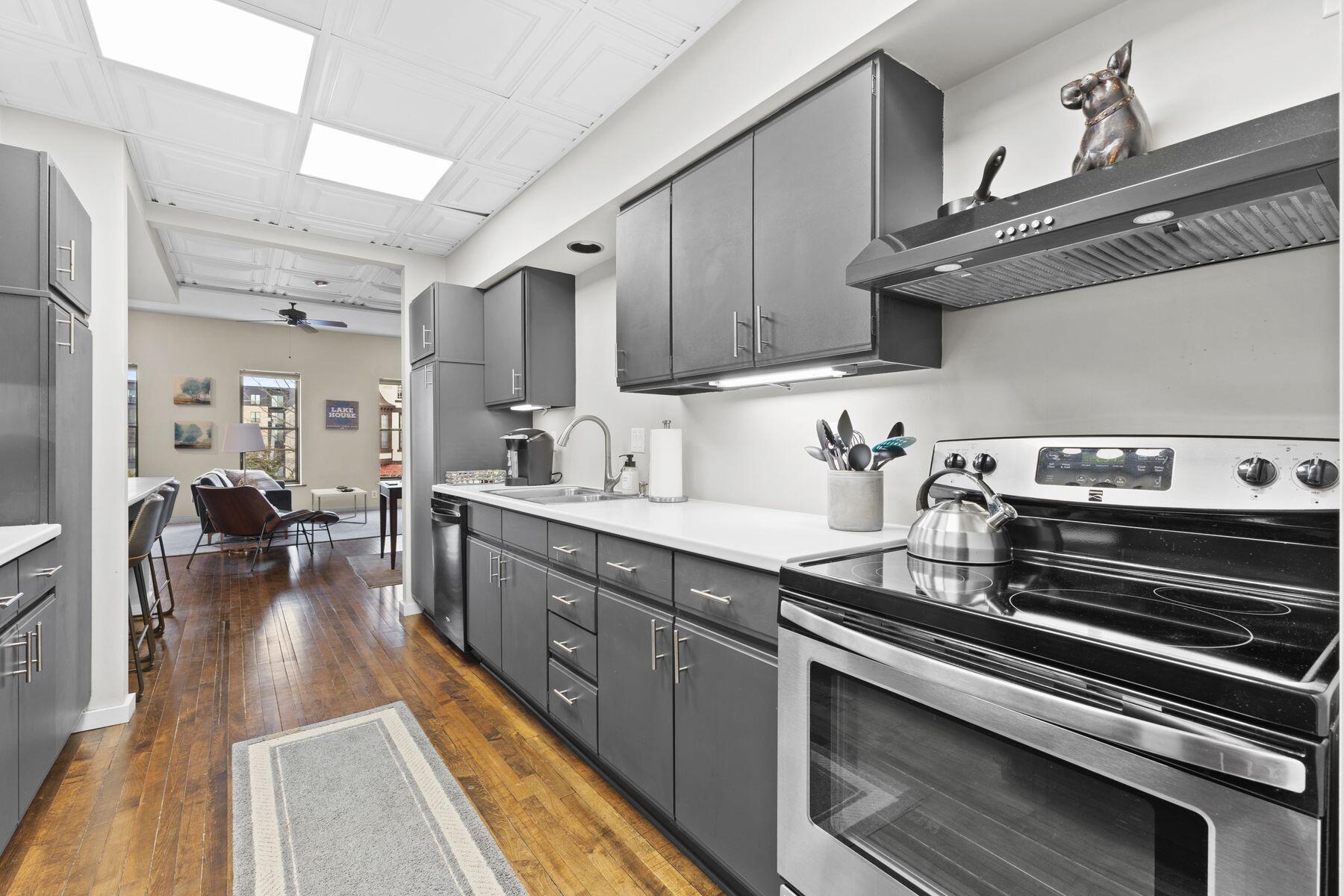 228 Main St