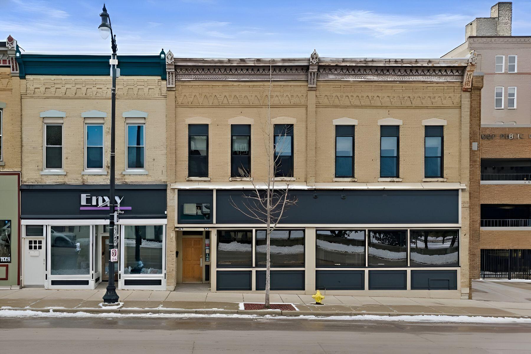 228 Main St