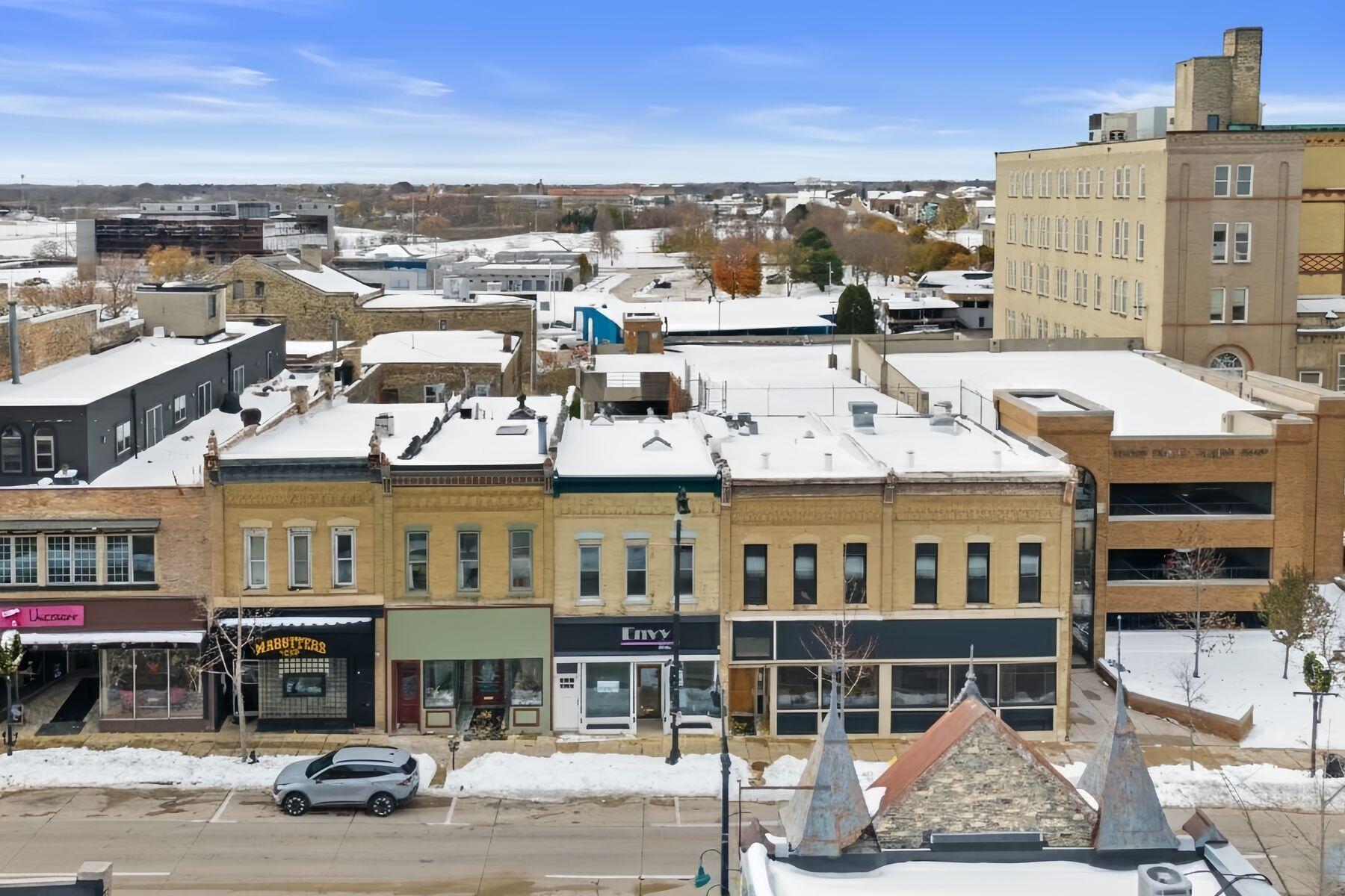 228 Main St