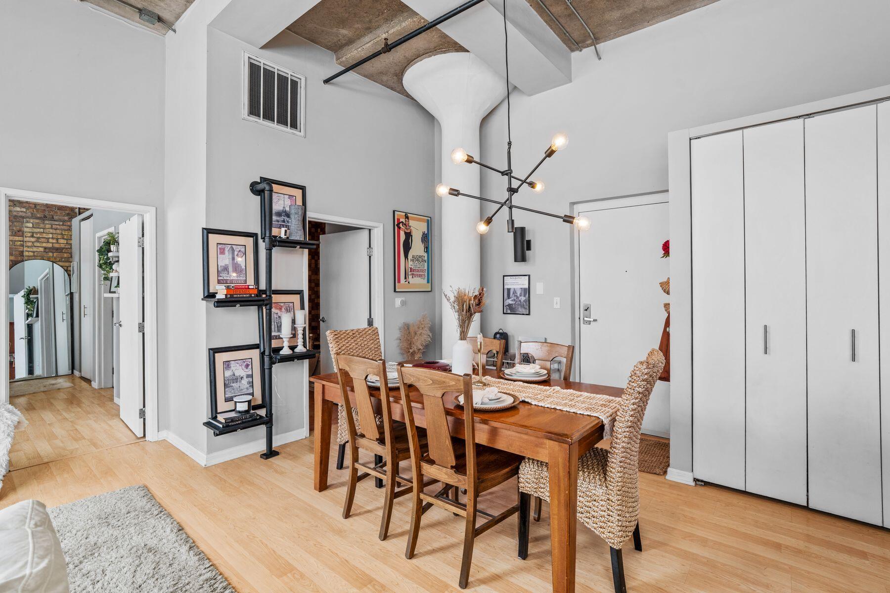 1924 N Hubbard St Unit: 101