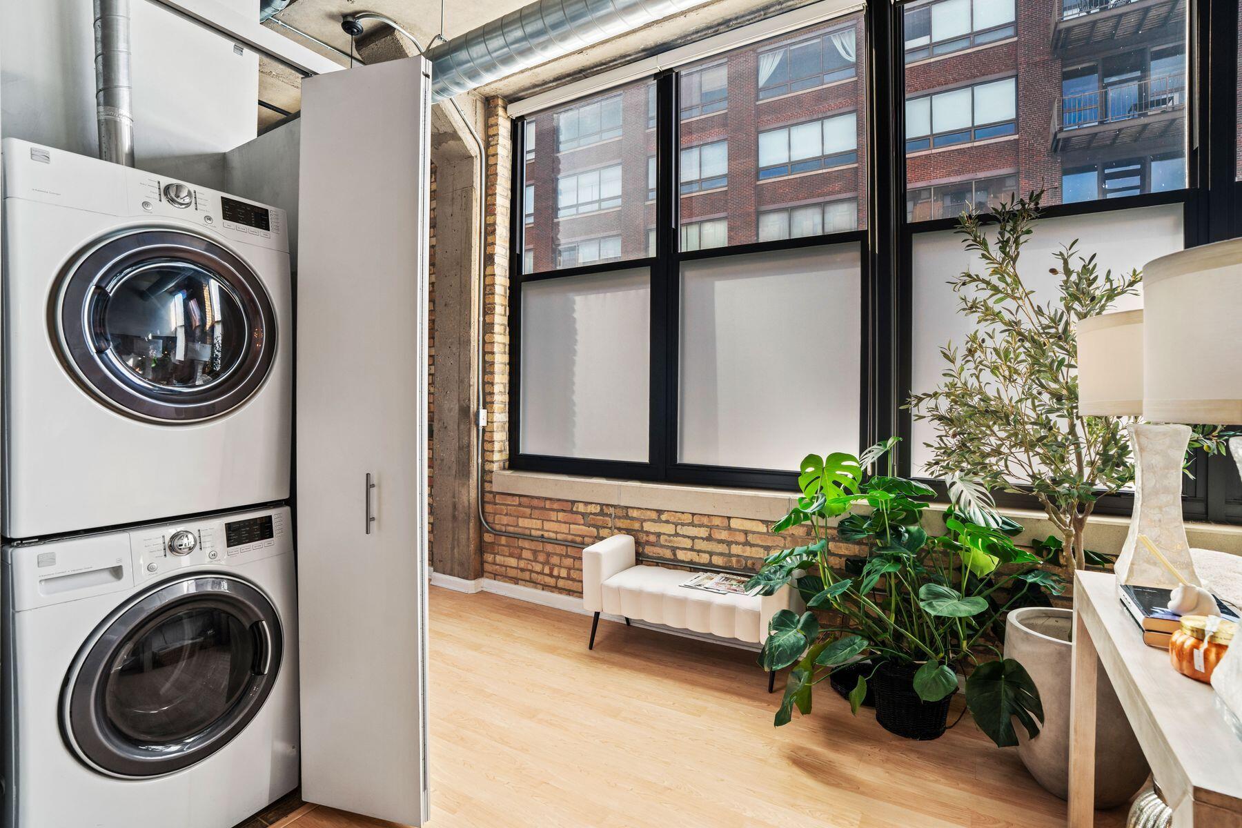 1924 N Hubbard St Unit: 101