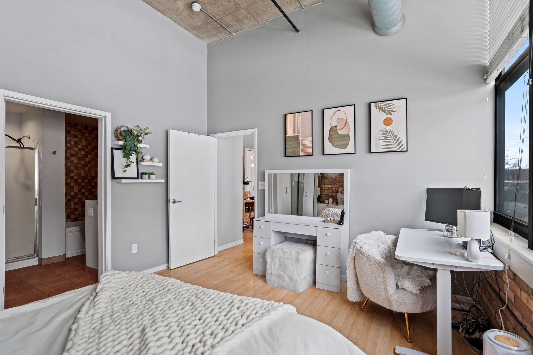 1924 N Hubbard St Unit: 101