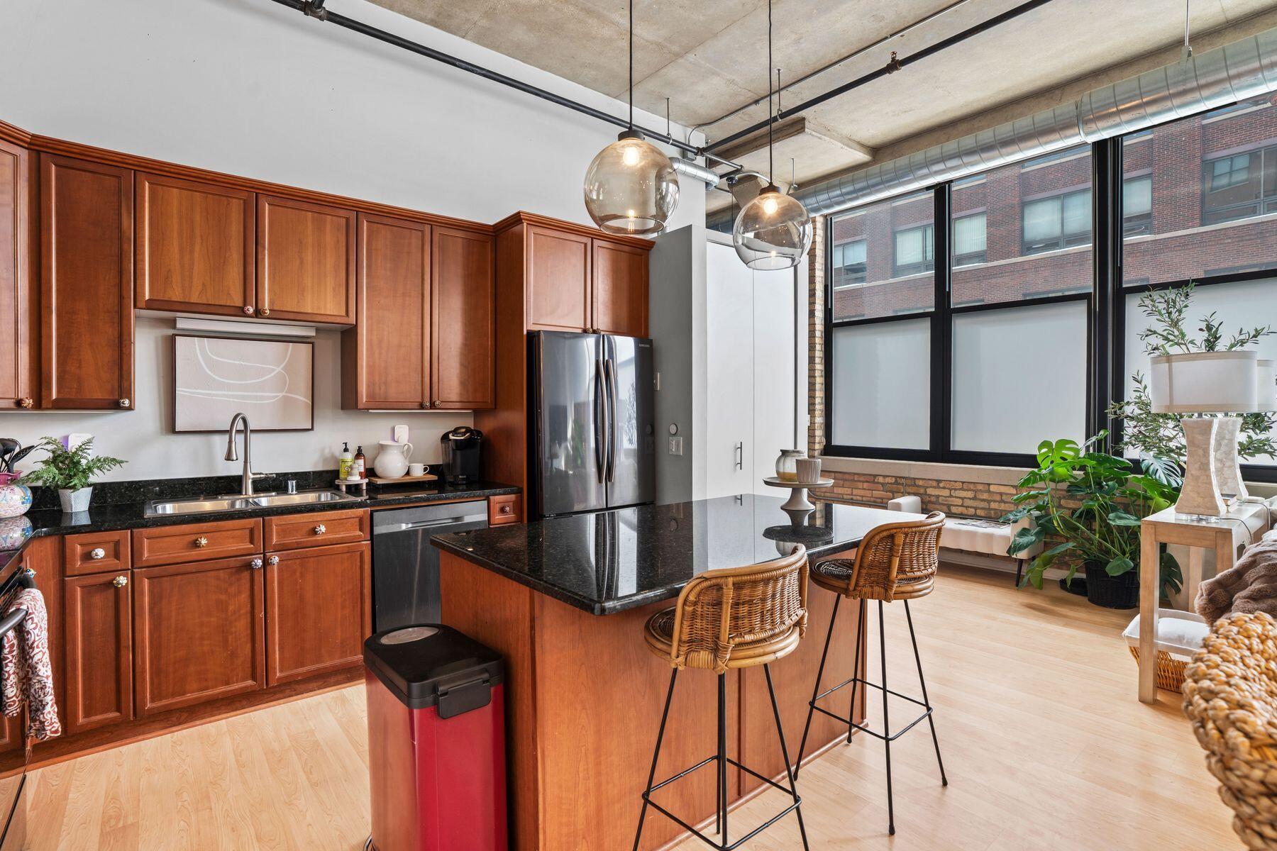 1924 N Hubbard St Unit: 101