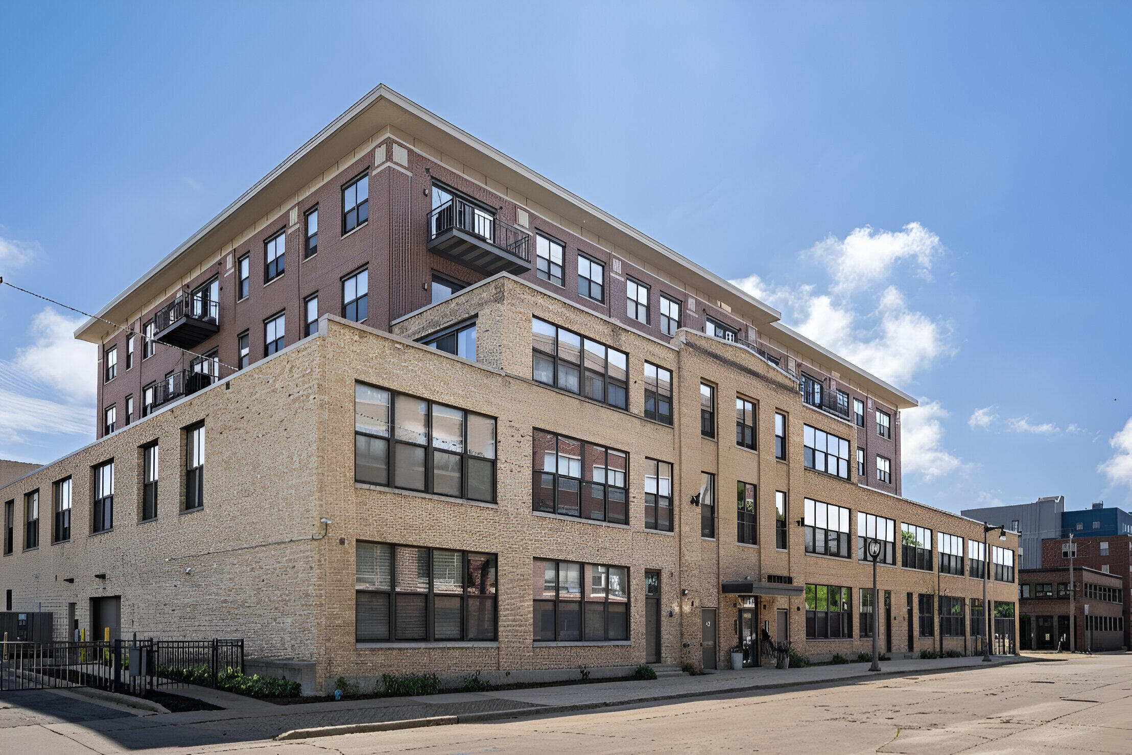 1924 N Hubbard St Unit: 101