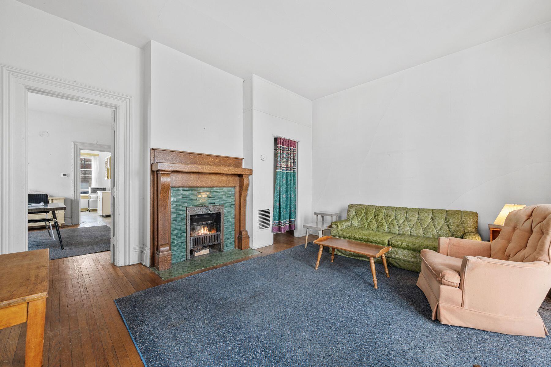 718 Lake Ave