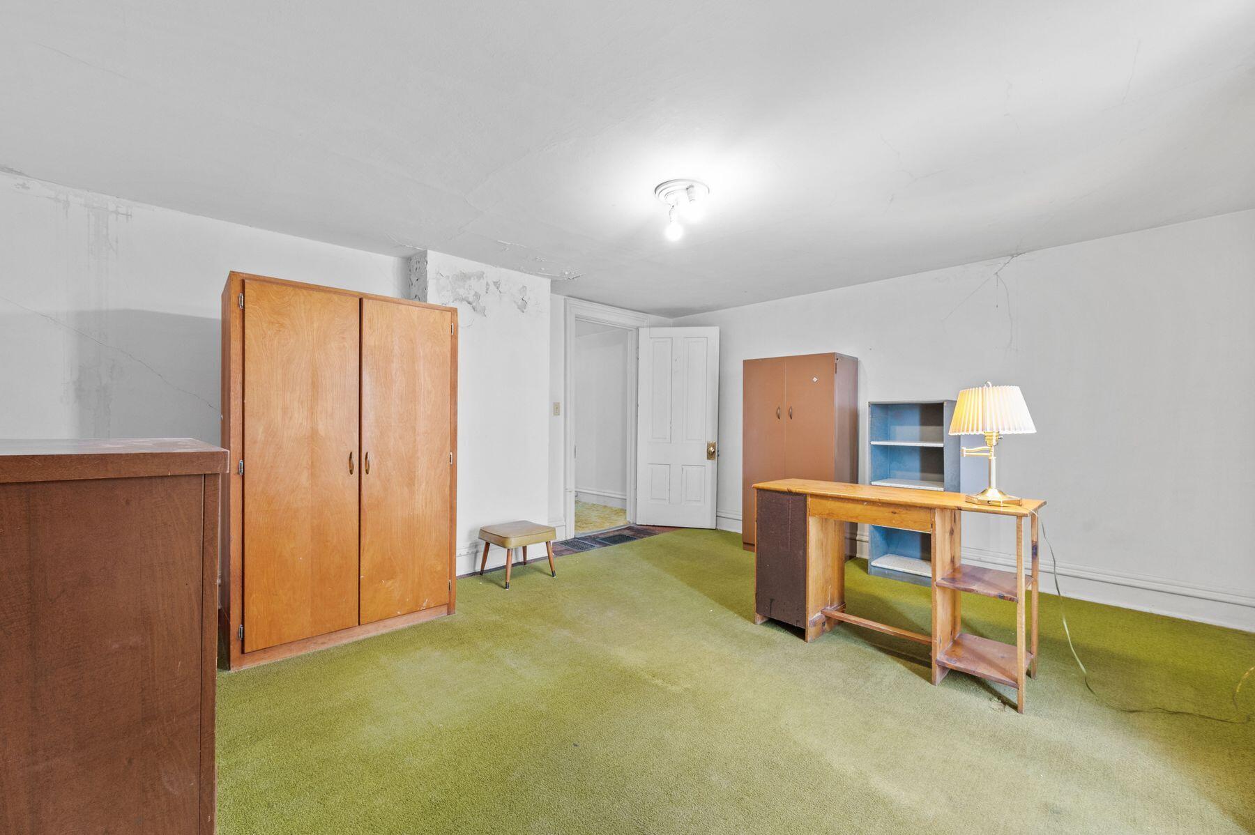 718 Lake Ave