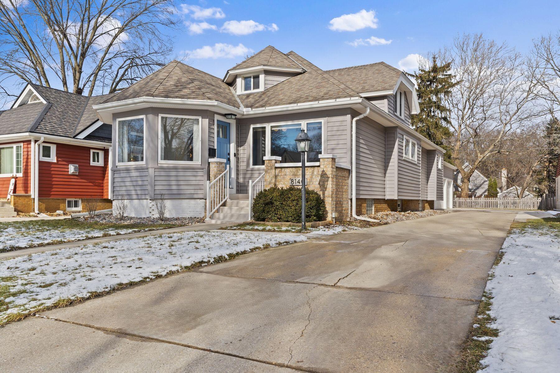 8140 Stickney Ave