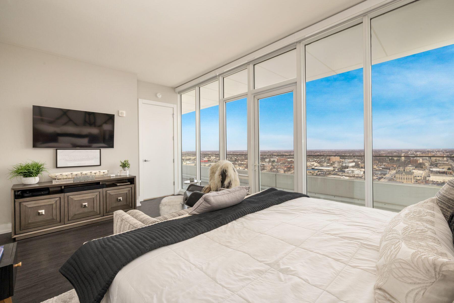 1141 N Martin L King Jr Dr Unit: 3002