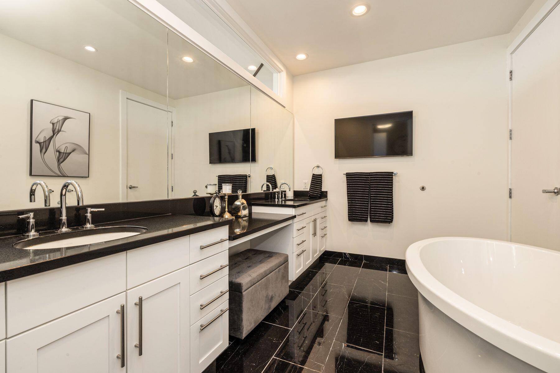 1141 N Martin L King Jr Dr Unit: 3002